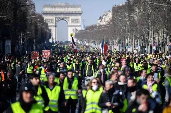 法国总理参加抗议反犹主义游行_法国总理参加抗议反犹主义游行_法国总理参加抗议反犹主义游行