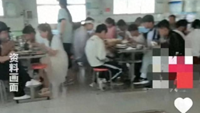 潍坊一中学有学生疑似食物中毒，校方回应！