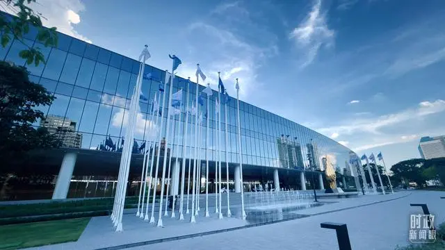 习近平会见日本首相岸田文雄_习近平会见日本首相岸田文雄_习近平会见日本首相岸田文雄