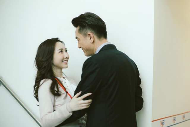 这剧成今年港剧最大的一匹黑马!大女主帅到无敌