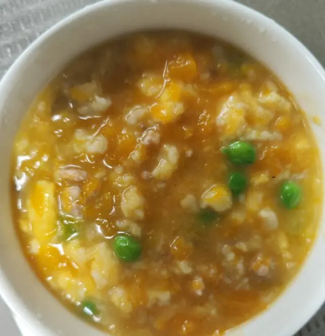 中小学中午在学校就餐_中小学午餐管理暂行办法_近4成中小学生称学校午饭太晚