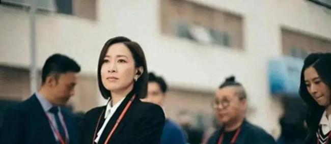 佘诗曼《新闻女王》全员搞事业，果然职场剧还得看TVB