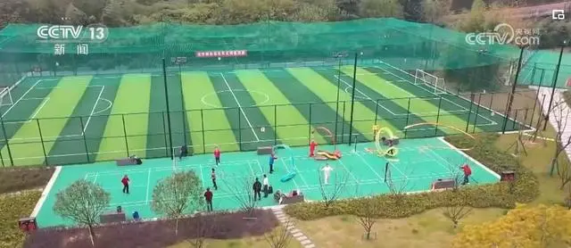 热折射效应_热度折射经济数据分析_数据折射经济“热度”