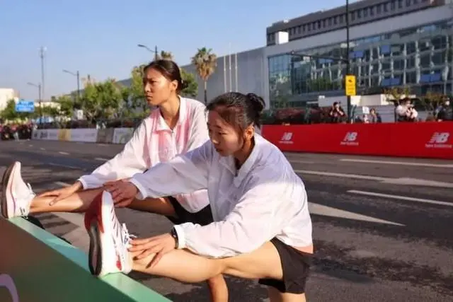 上海马拉松分枪起跑_上海马拉松开跑_上海马拉松鸣枪起跑