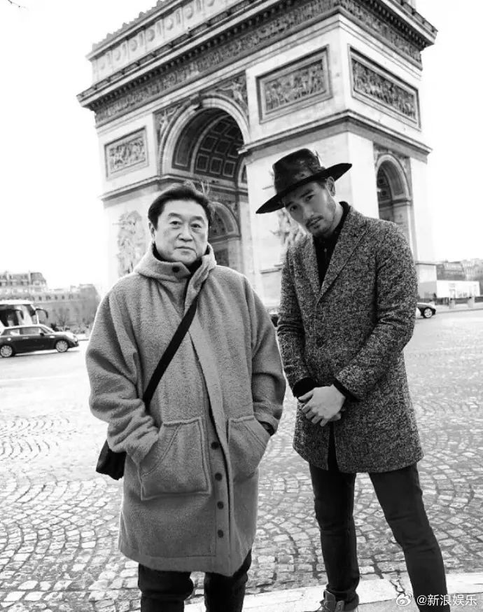 高以翔爸爸摔倒_高以翔下葬视频_高以翔父亲去世