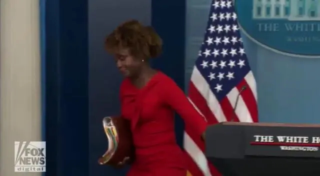 白宫发言人将离职_白宫发言人中断简报会愤怒离场_白宫表态