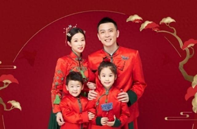 杨鸣曾数次起诉离婚!妻子唐佳良关注律所、删除与杨鸣合影