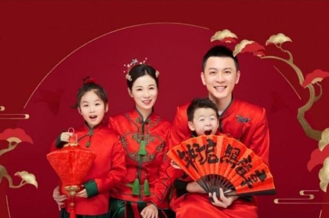 杨鸣曾数次起诉离婚!妻子唐佳良关注律所、删除与杨鸣合影