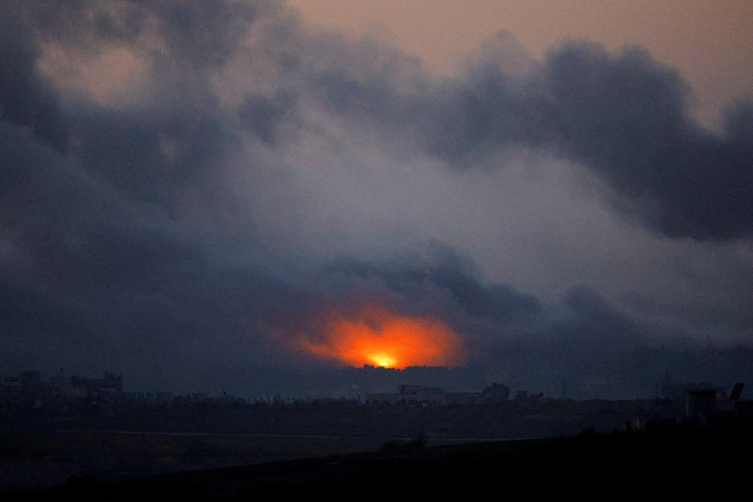 美国军舰和多艘商船在红海遭袭_美国红海行动_红海军舰艇