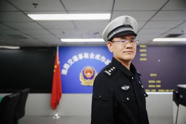 博士后当交警15年后突然火了 负责事故鉴定曾惹非议