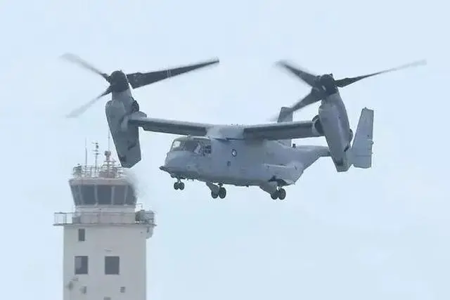 驻日美军坠毁运输机上8人全部死亡_美国运输机失事_美国运输机坠毁视频视频