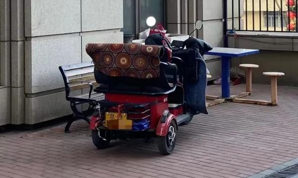 北京汽油车能上电动牌照吗_北京燃油三四轮车明年能上路？_燃油四轮车能上牌吗