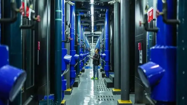 经济发展乘风破浪_中国经济大船将乘风破浪持续前行_中国经济何以乘风破浪加速复苏