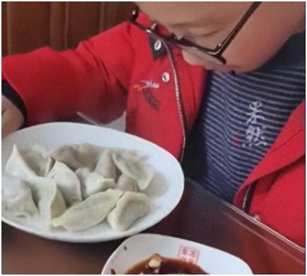 妈妈去烧饺子好不好_妈妈去世8个月留下1盘饺子_饺子死了几次