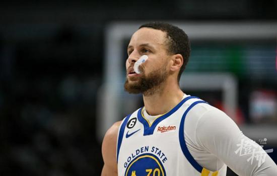 18岁中国留学生闯库里豪宅要签名 库里当时不在家,只有保姆和三个孩子在家