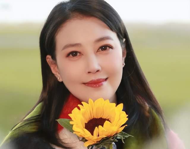 演员周海媚简介_演员周海媚的个人资料_演员周海媚因病去世