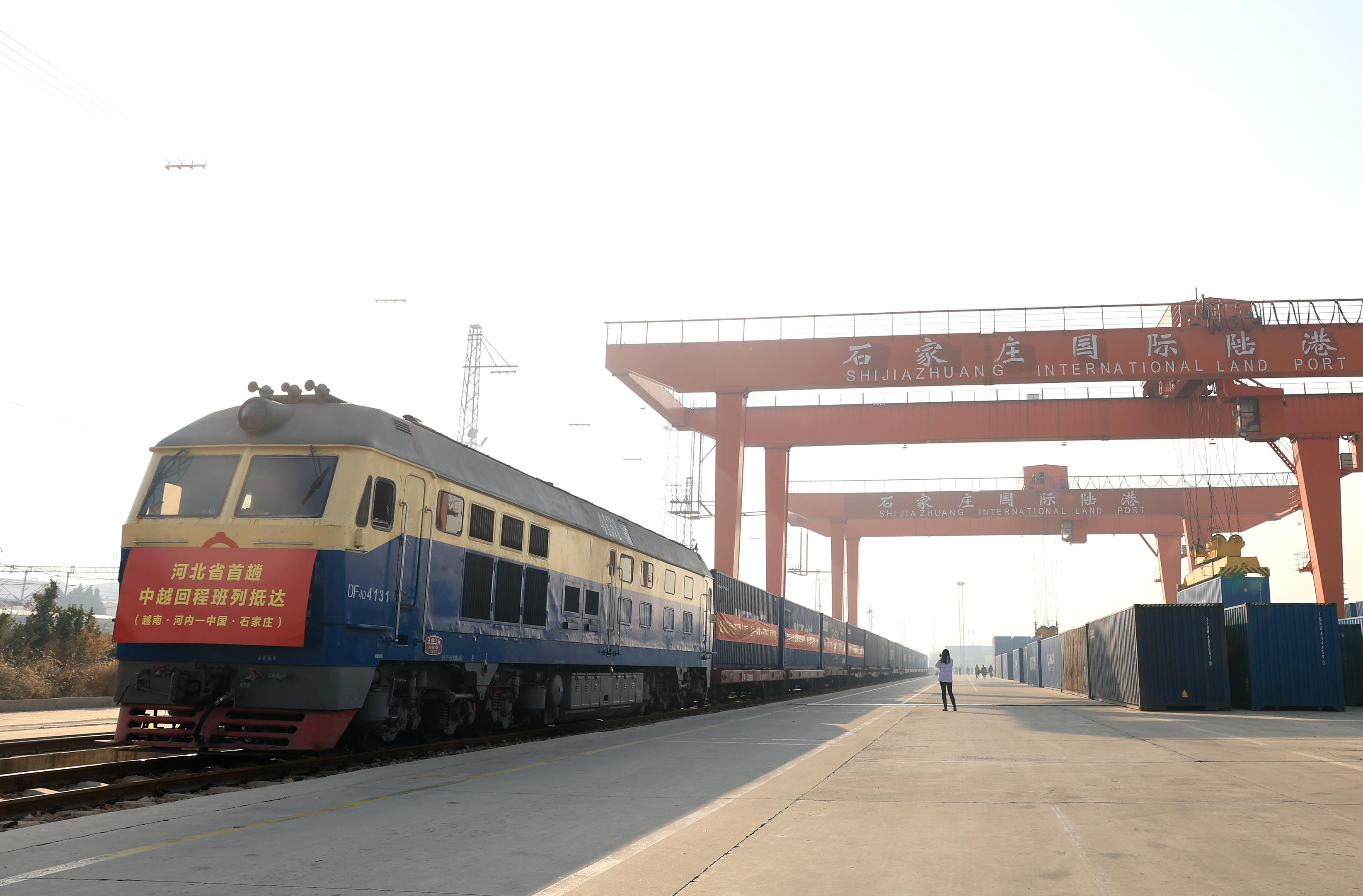 奔赴明天的希望_奔赴明天的征程_奔赴中越命运共同体的美好明天