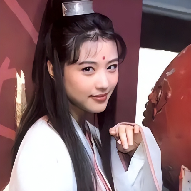 周海媚北京别墅被曝不值钱,在郊区属于六环,和机场距离比较接近