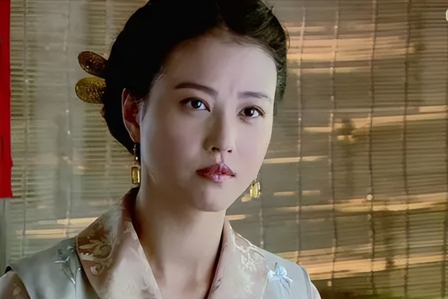 周海媚北京别墅被曝不值钱,在郊区属于六环,和机场距离比较接近