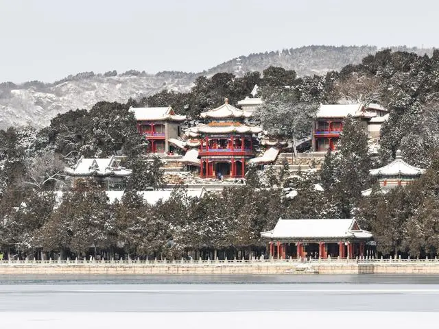 北京人口降低_北京常住人口规模“六连降”_北京常住人口减少