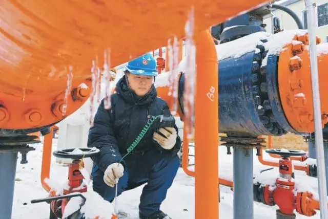 北京人口降低_北京常住人口减少_北京常住人口规模“六连降”