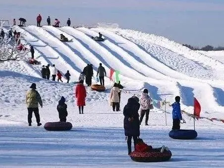北京人口降低_北京常住人口减少_北京常住人口规模“六连降”