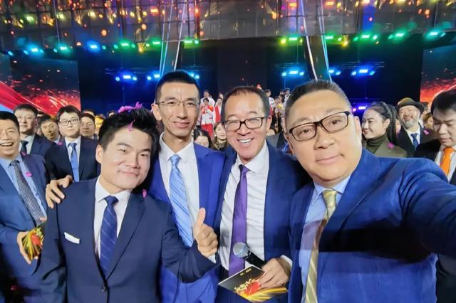 兰世立:董宇辉在东方甄选干不长 悲剧才刚刚开始