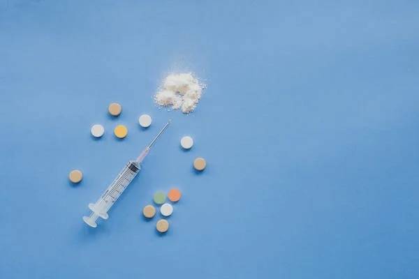 母子吞54个藏毒避孕套入境澳门被捕:黑市价值约合人民币479万元