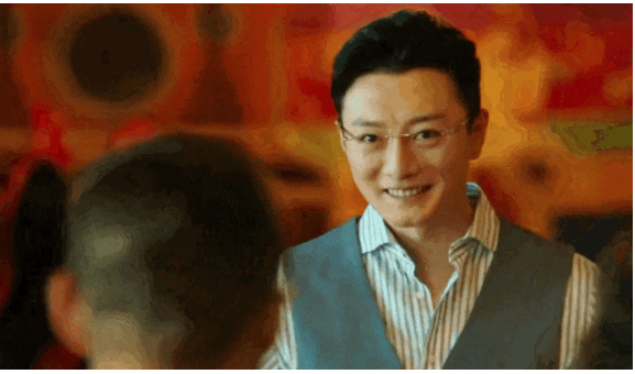 高启盛扮演者乱扔烟头被拍