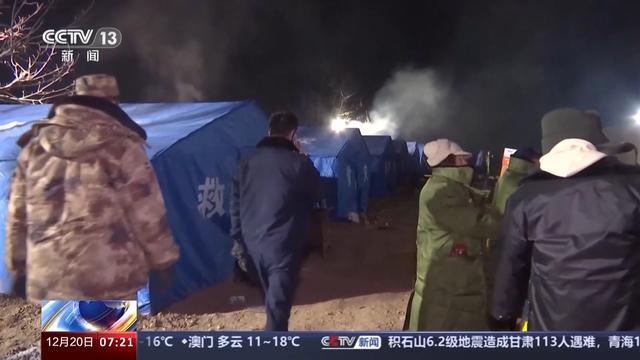 地震后村庄遭砂涌：泥浆浪头高3米_地震后村庄遭砂涌：泥浆浪头高3米_地震后村庄遭砂涌：泥浆浪头高3米