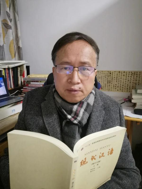 57岁大爷立志考研北大:鸡娃不如卷自己