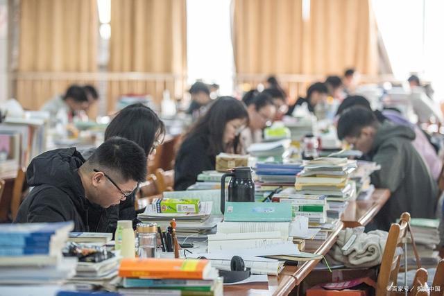 考研这事儿大学生终于卷不动了!性价比越来越低的研究生,到底还要不要考?