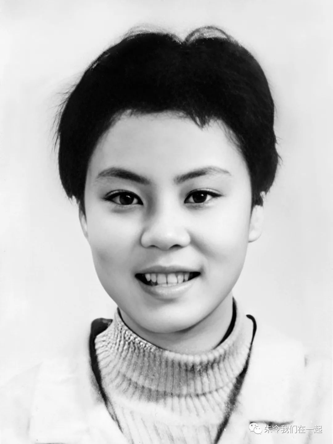 朱令父母发布朱令遗照及讣告_朱令父母是红卫兵头头_朱令父母