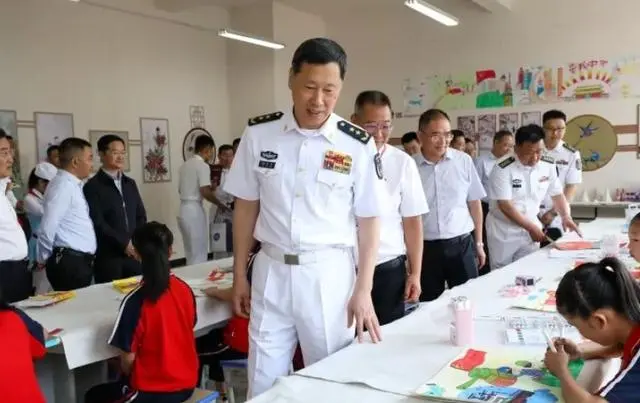 空军举行晋升将官军衔仪式_2017年晋升上将仪式_中央军委举行晋升上将军衔仪式