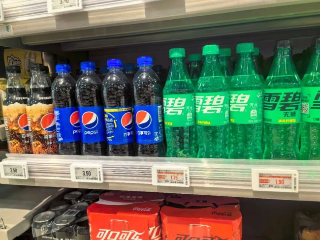 受成本上涨等因素影响 3块钱的饮料正在集体消失 记者实探商超