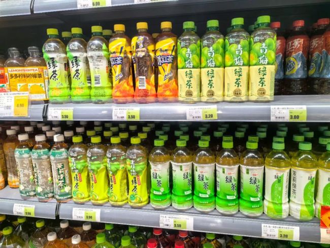 受成本上涨等因素影响 3块钱的饮料正在集体消失 记者实探商超