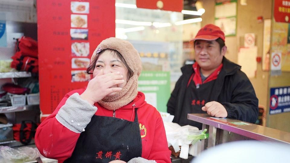 山东人在上海卖煎饼_山东哪卖煎饼鏊子_山东一村超千人在沪卖煎饼