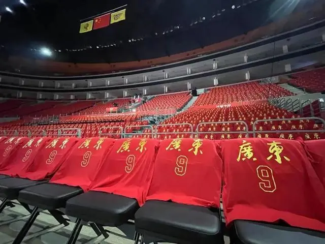 易建联球衣退役仪式_易建联退役规划_易建联宣布退役nba