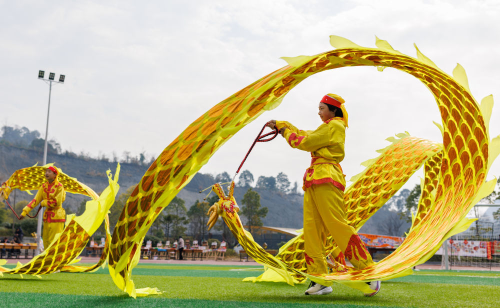 喜庆热闹迎新年图片_热闹喜庆迎新年_喜庆热闹迎新年手抄报