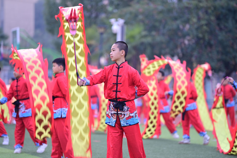 喜庆热闹迎新年手抄报_热闹喜庆迎新年_喜庆热闹迎新年图片