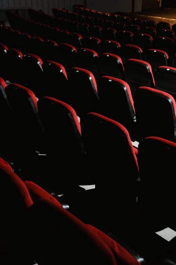 电影院黄金观影位装按摩椅遭吐槽 观众：硌得慌，舒适度大打折扣!