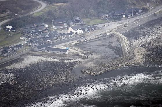 日本地震导致部分海域变陆地_日本多地震海啸的原因_日本地震对中国沿海的影响