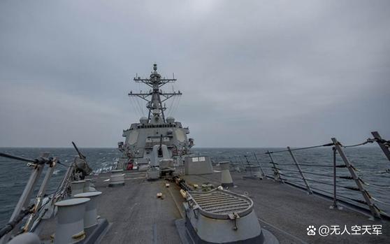 美驱逐舰过航台湾海峡 东部战区回应依法依规处置