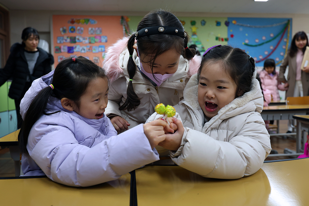 韩国今年176所小学没招到新生_韩国留学小学_在韩国上小学学费高吗