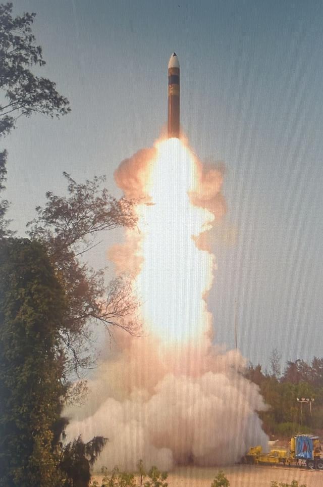 印度成功试射“烈火-5”型导弹 具备分导打击能力