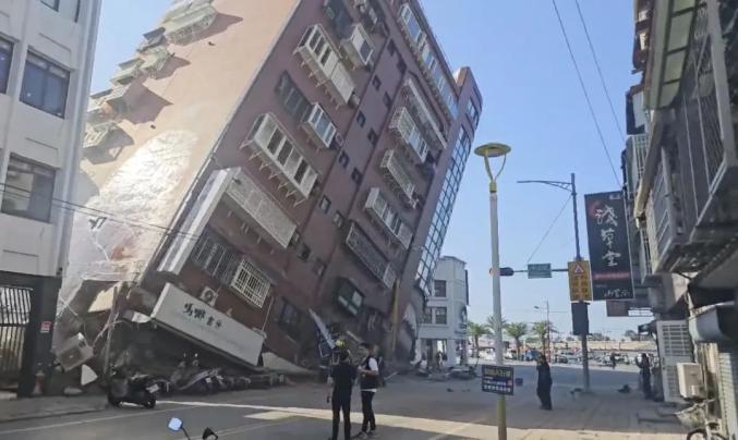 台湾花莲县海域发生7.3级地震_台湾花莲县海域发生地震视频_台湾花莲地震42次