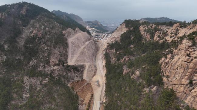 太平陵公墓附近被挖山体远景（无人机拍摄）