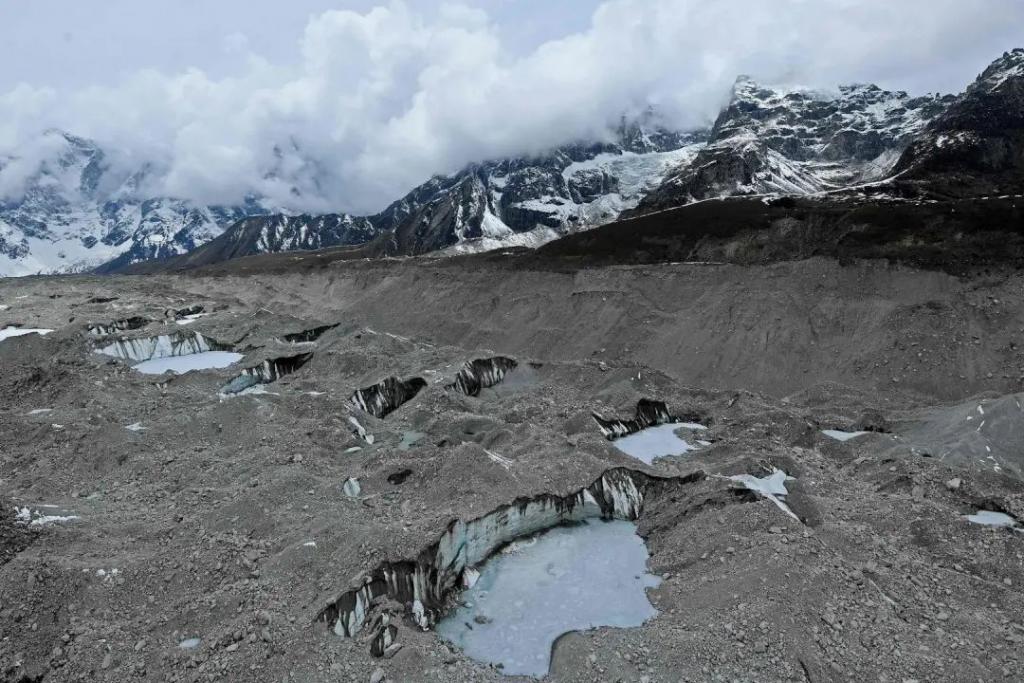 珠峰著名登山死亡者_复旦研究生珠峰地区登山死亡_复旦登山队事件