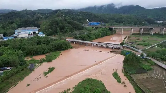 江西洪水2020年_江西洪水灾难_广东、江西共30条河流发生超警洪水