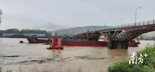 江西洪水2020年_江西洪涝灾害视频_广东、江西共30条河流发生超警洪水